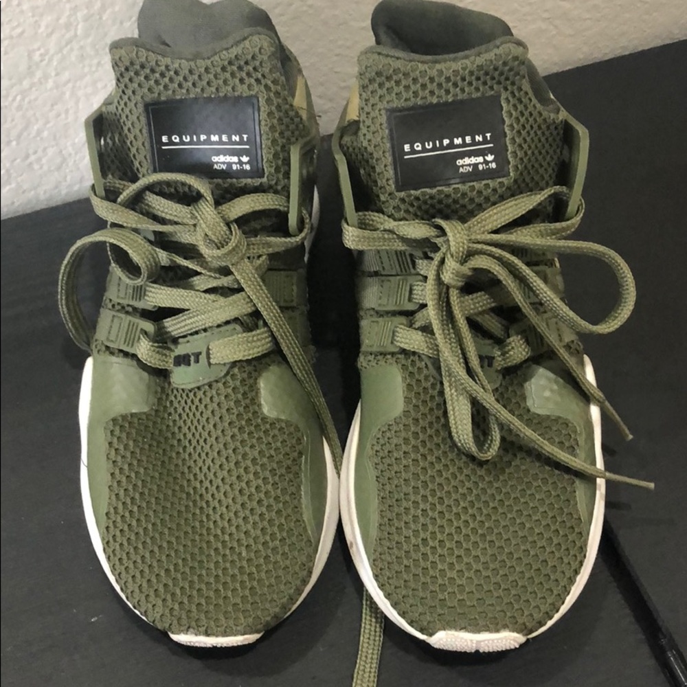 Gym shoes